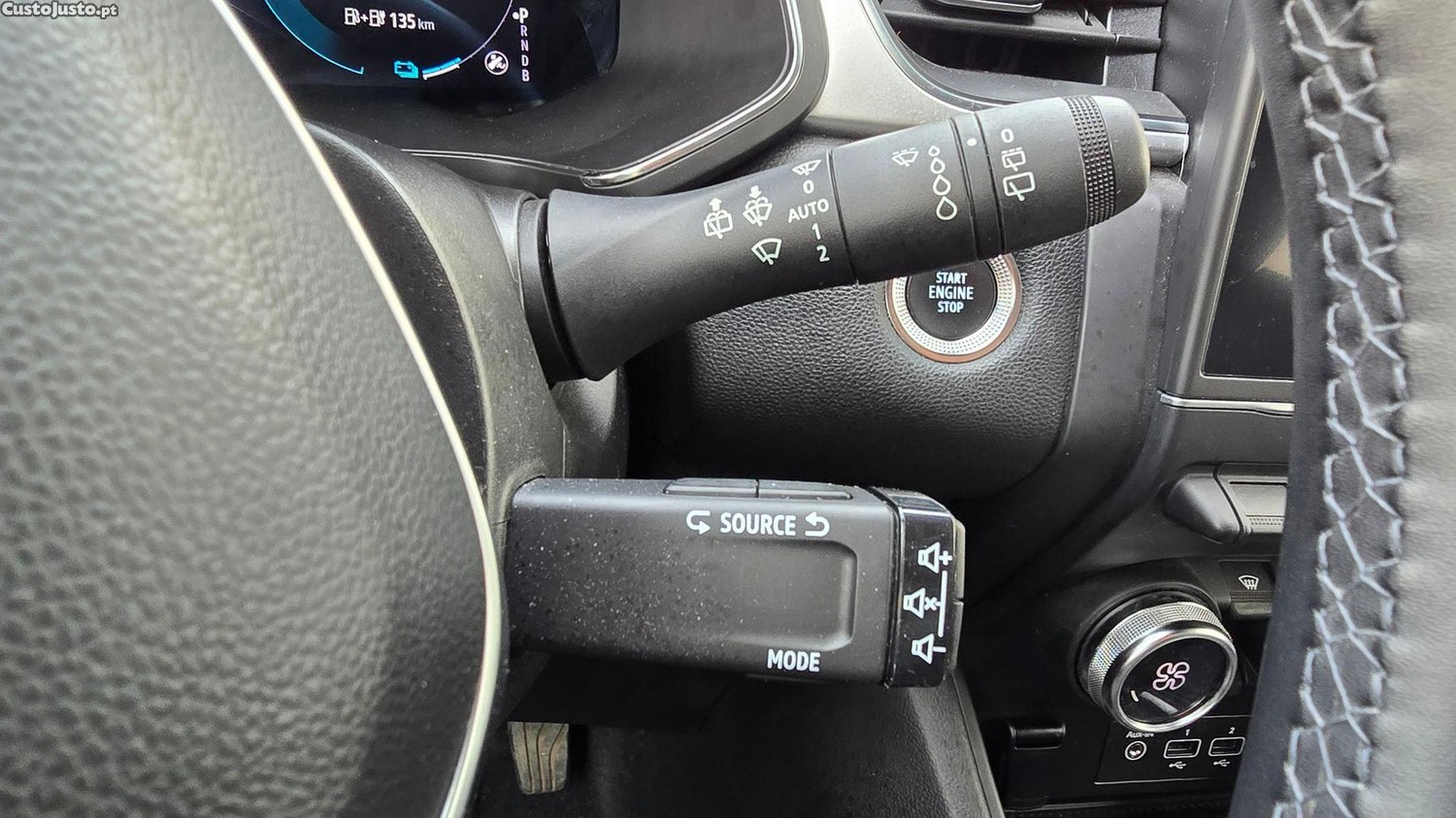 Renault Captur 1.6 E-Tech Plug-In Intens — fotografia 14
