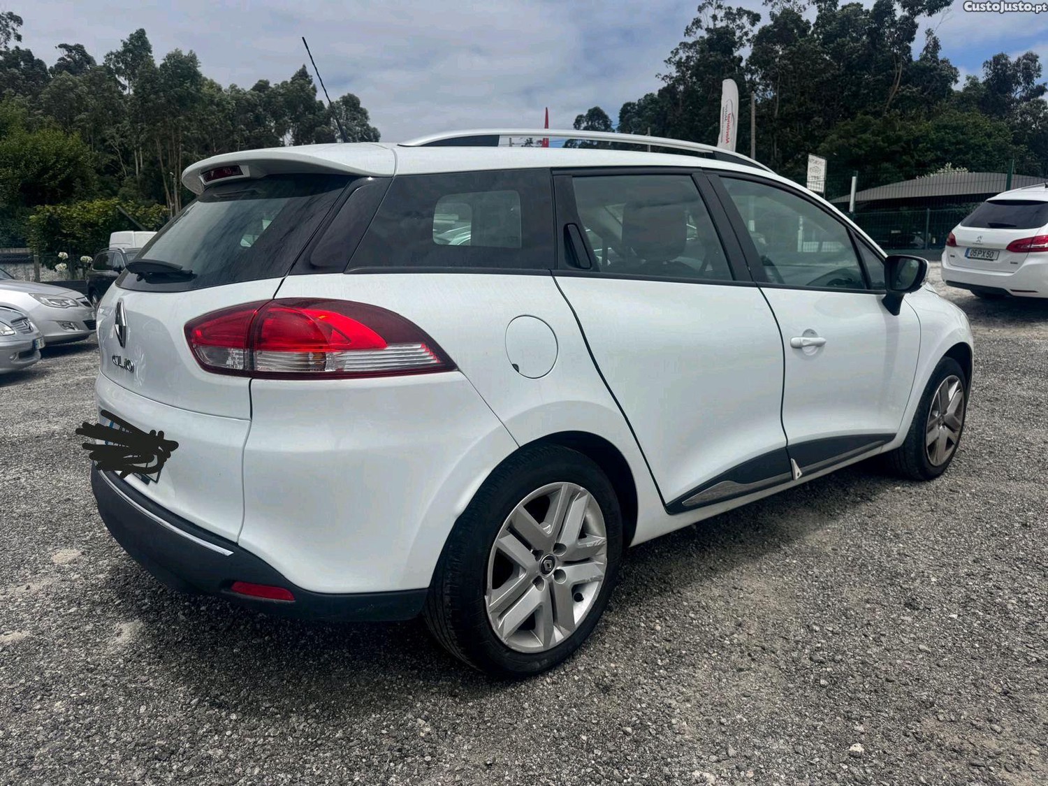 Renault Clio carro — fotografia 8
