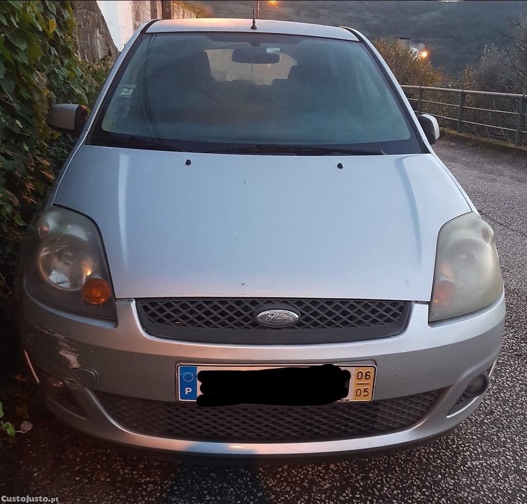 Ford Fiesta () — fotografia 4