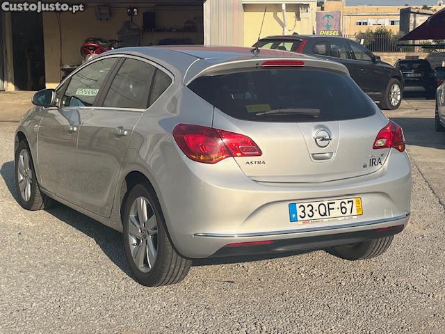 Opel Astra 1.6 CDTI — photo 4