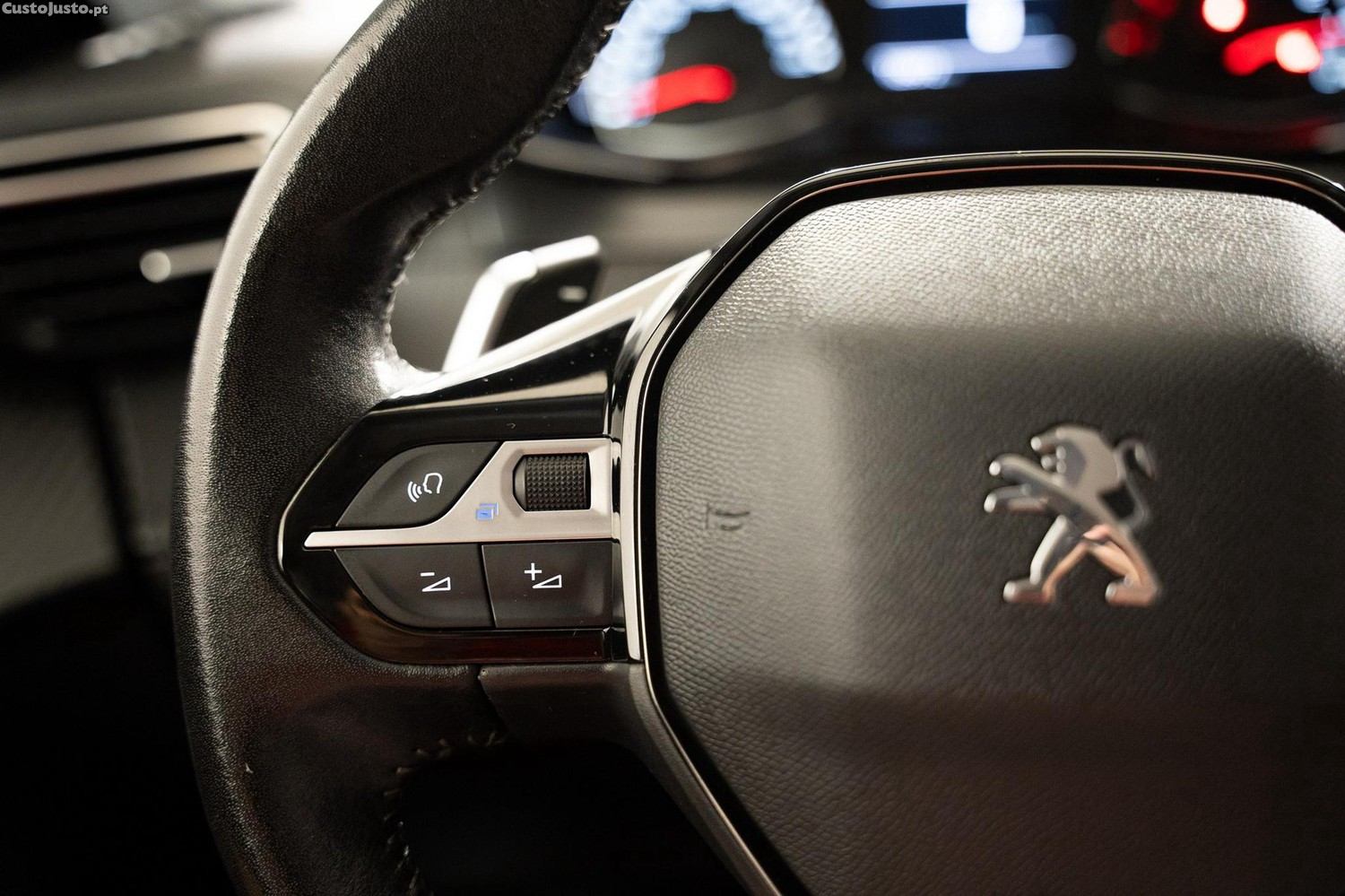 Peugeot 2008 1.2 PureTech Active EAT8 — fotografia 7