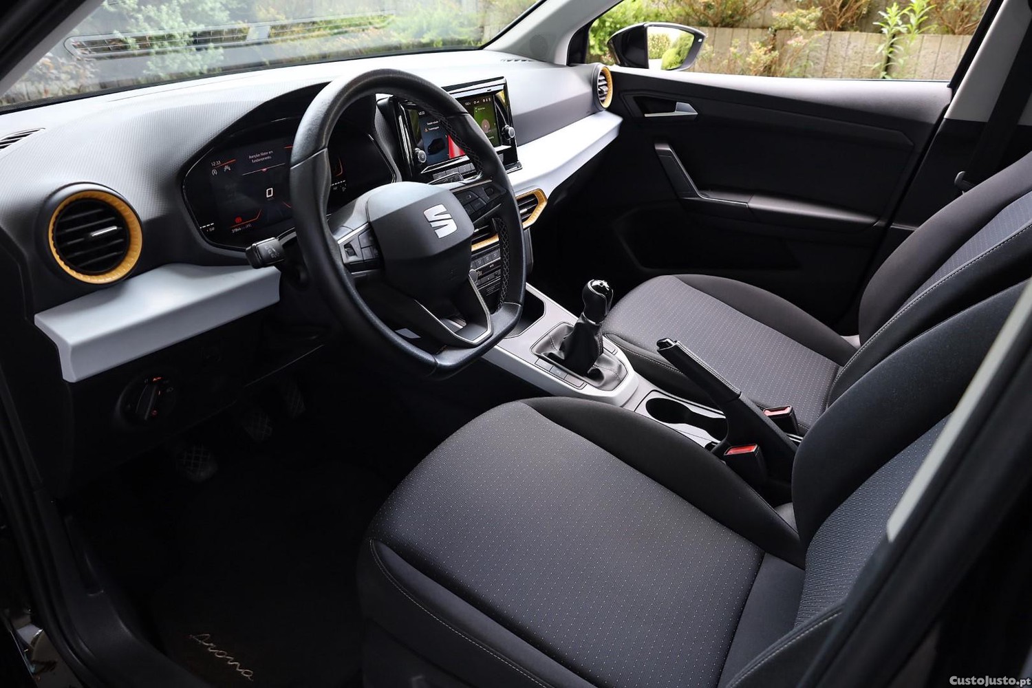 SEAT Arona 1.0 TSI Style — fotografia 4