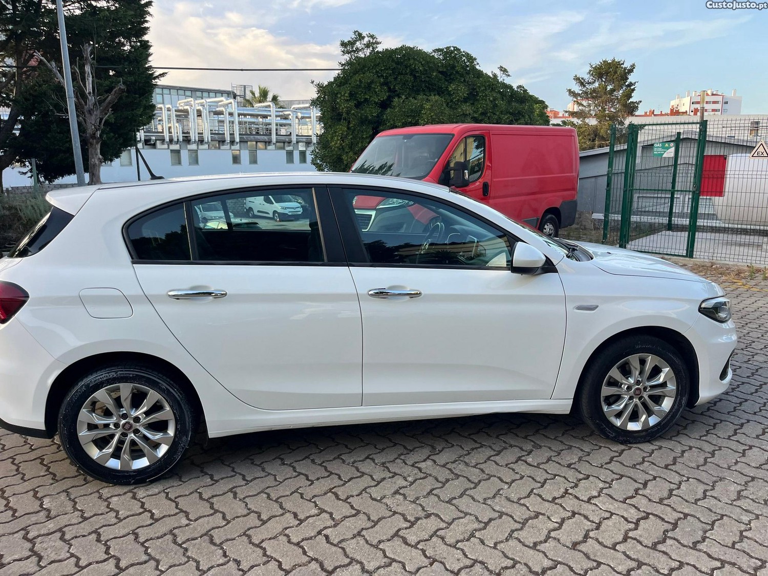 Fiat Tipo 1.3 M-Jet Easy J17 — fotografia 10
