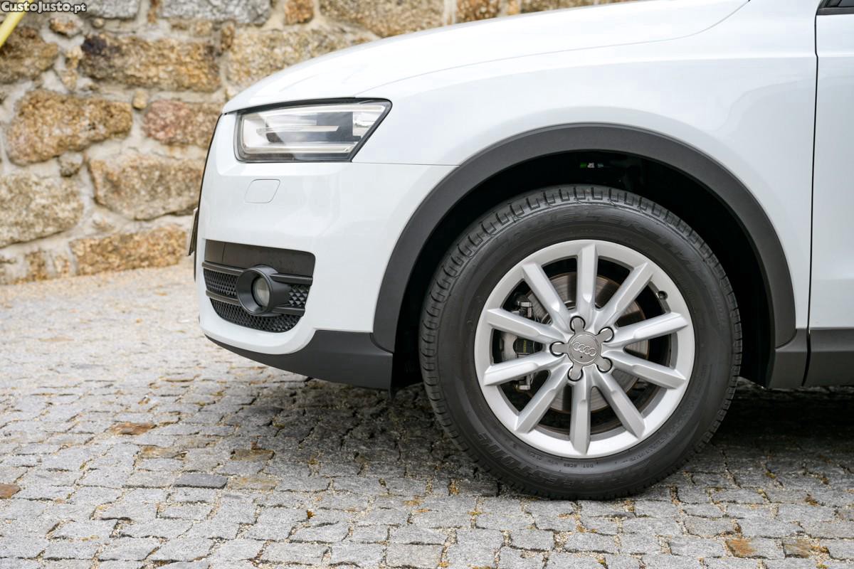 Audi Q3 2.0 TDi Attraction — fotografia 12