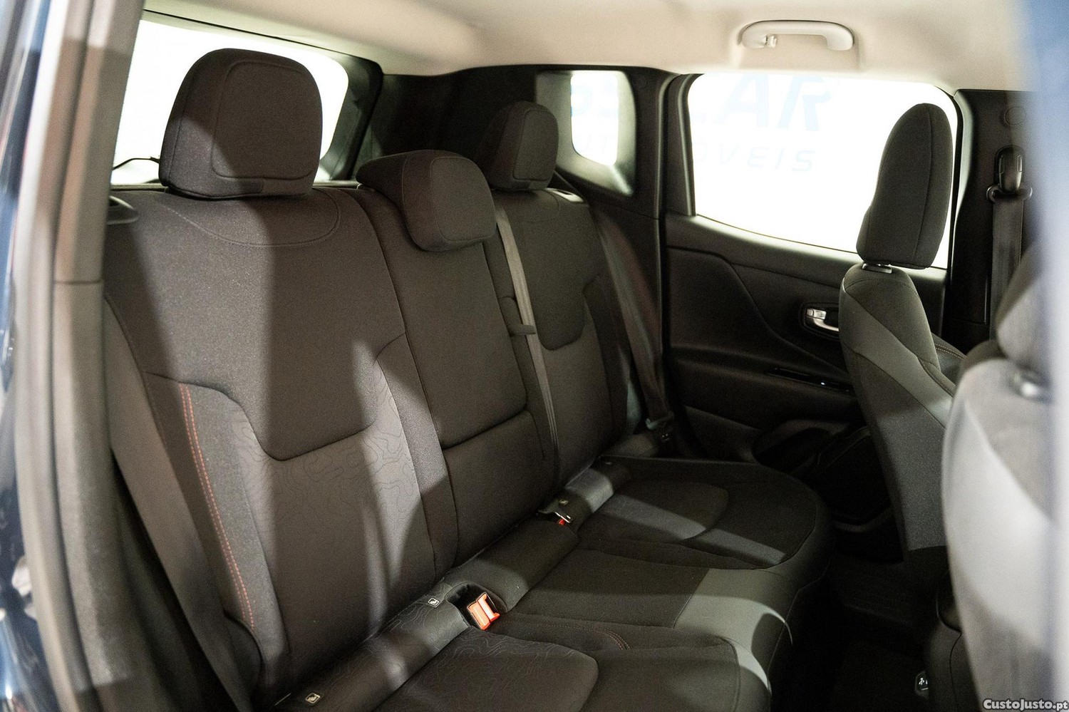 Jeep Renegade 1.3 TG Trailhawk — fotografia 11