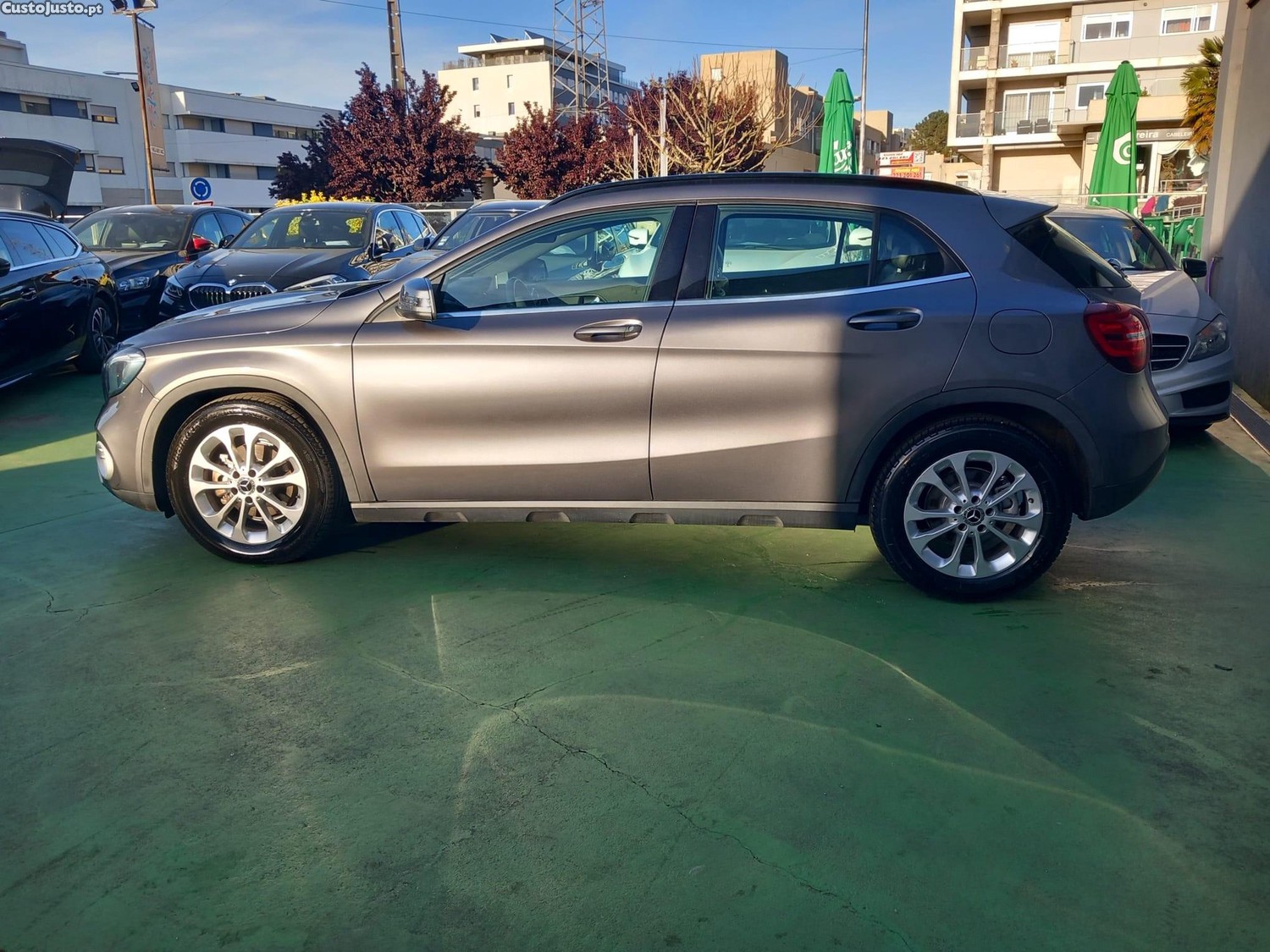 Mercedes-Benz GLA 180 d Style Aut. — fotografia 19