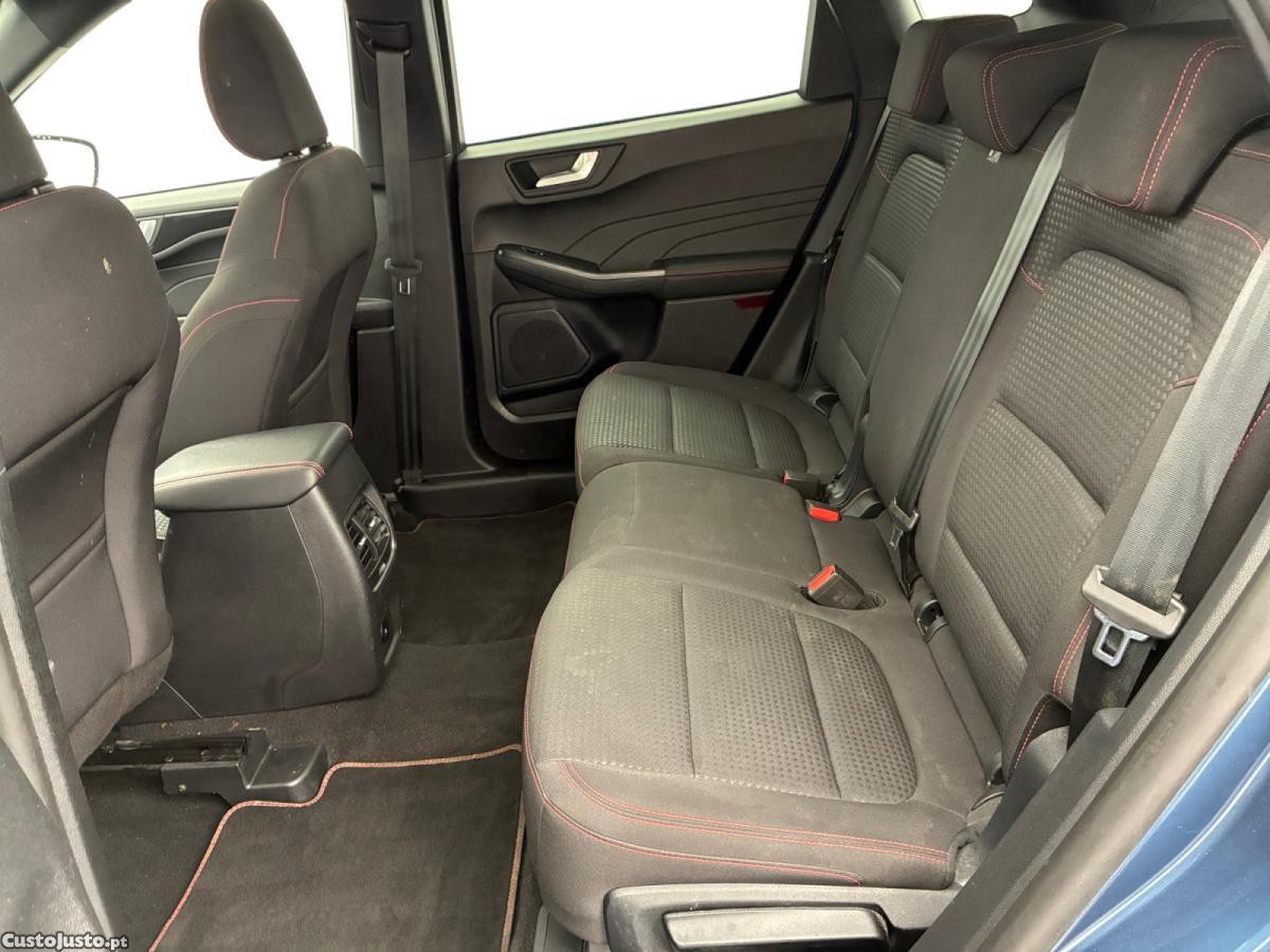 Ford Kuga 2.5 FlexiFuel FHEV ST-Line — fotografia 2