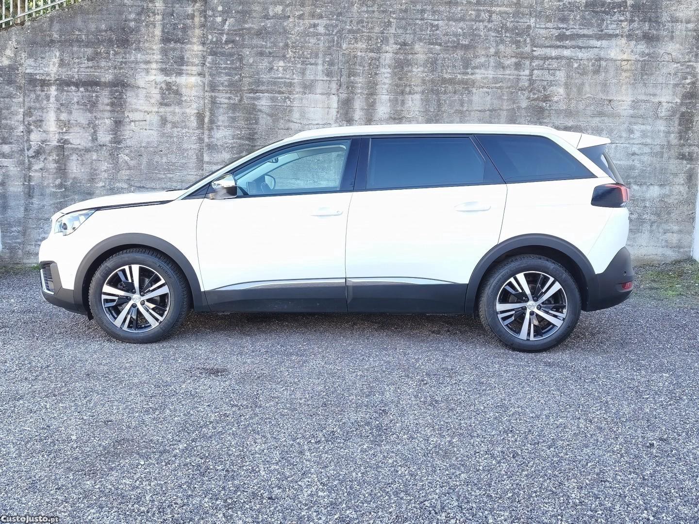 Peugeot 5008 1.2 PureTech Allure Pack EAT8 — fotografia 24