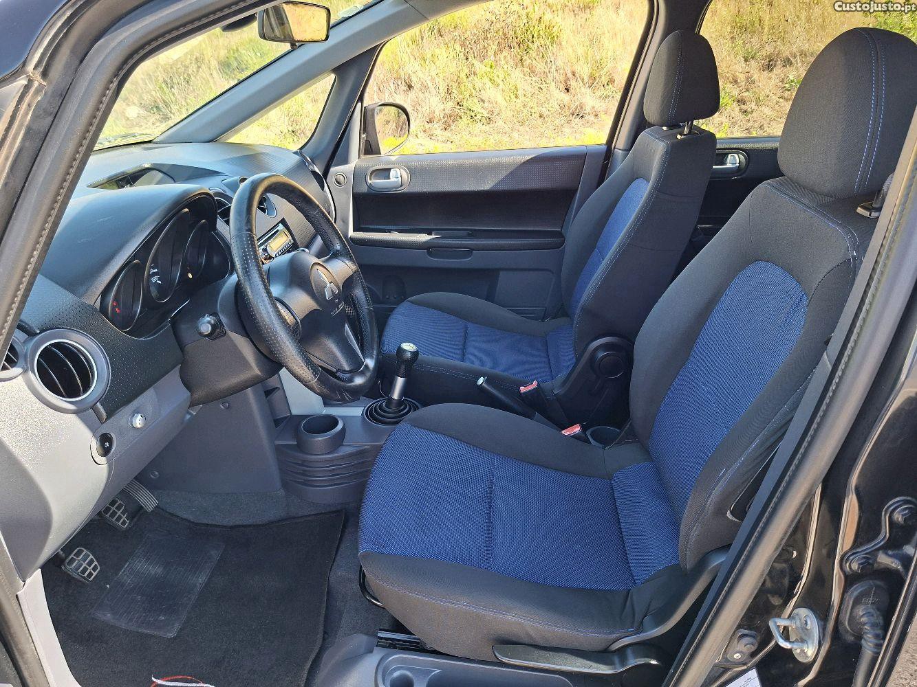 Mitsubishi Colt 1.1i Inform 75cv AC — fotografia 5