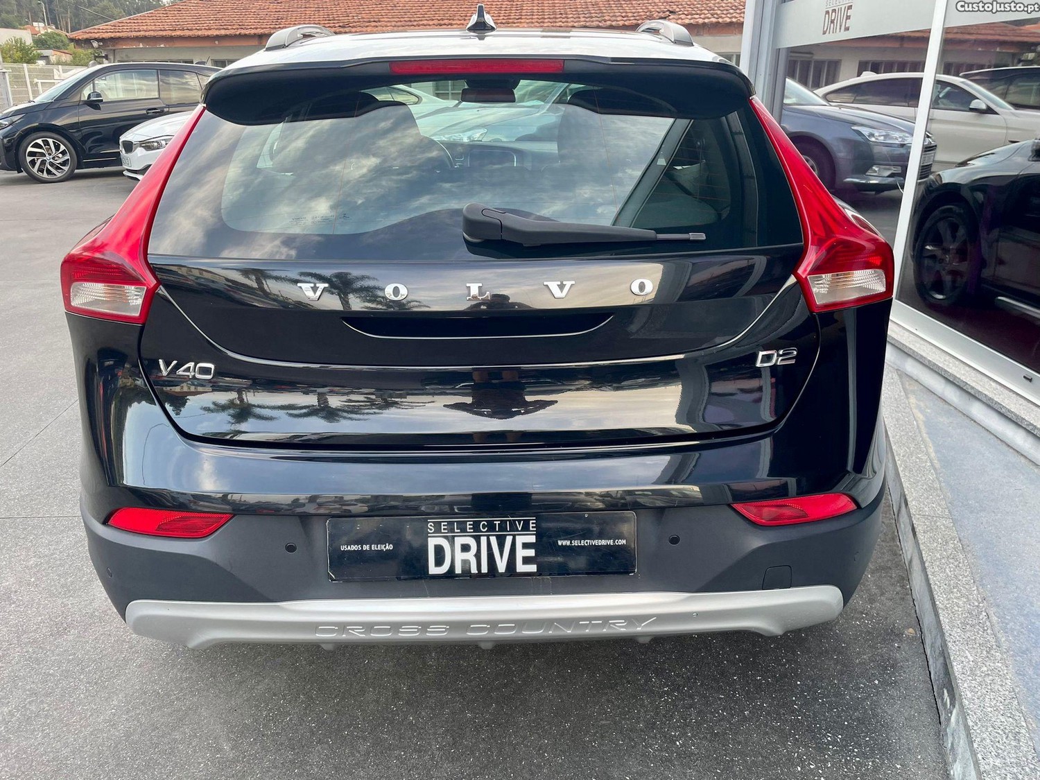 Volvo V40 Cross Country 2.0 D2 Momentum — fotografia 9