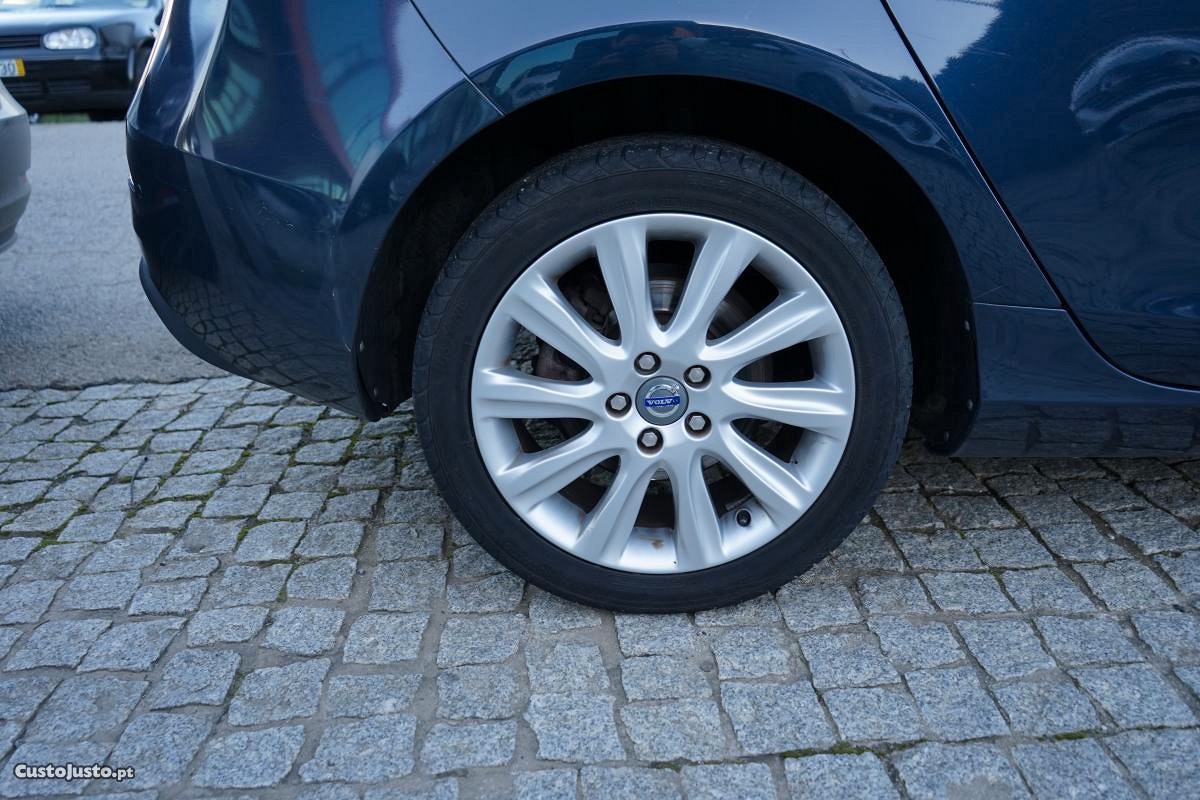 Volvo V40 D2 — photo 4