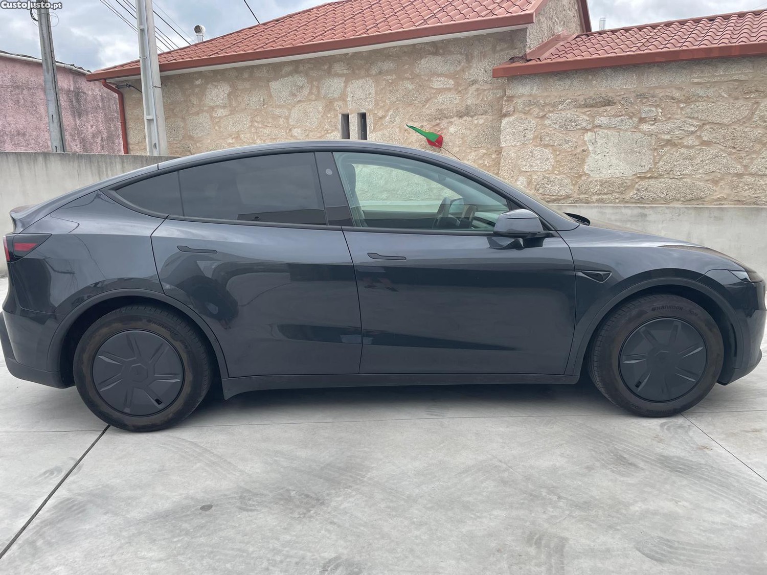 Tesla Model Y tração taseira — fotografia 4