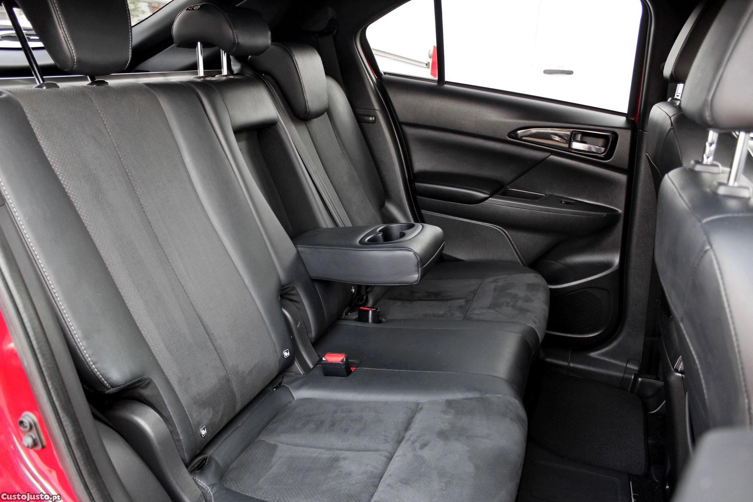 Mitsubishi Eclipse Cross 2.4 PHEV eMotion — fotografia 10