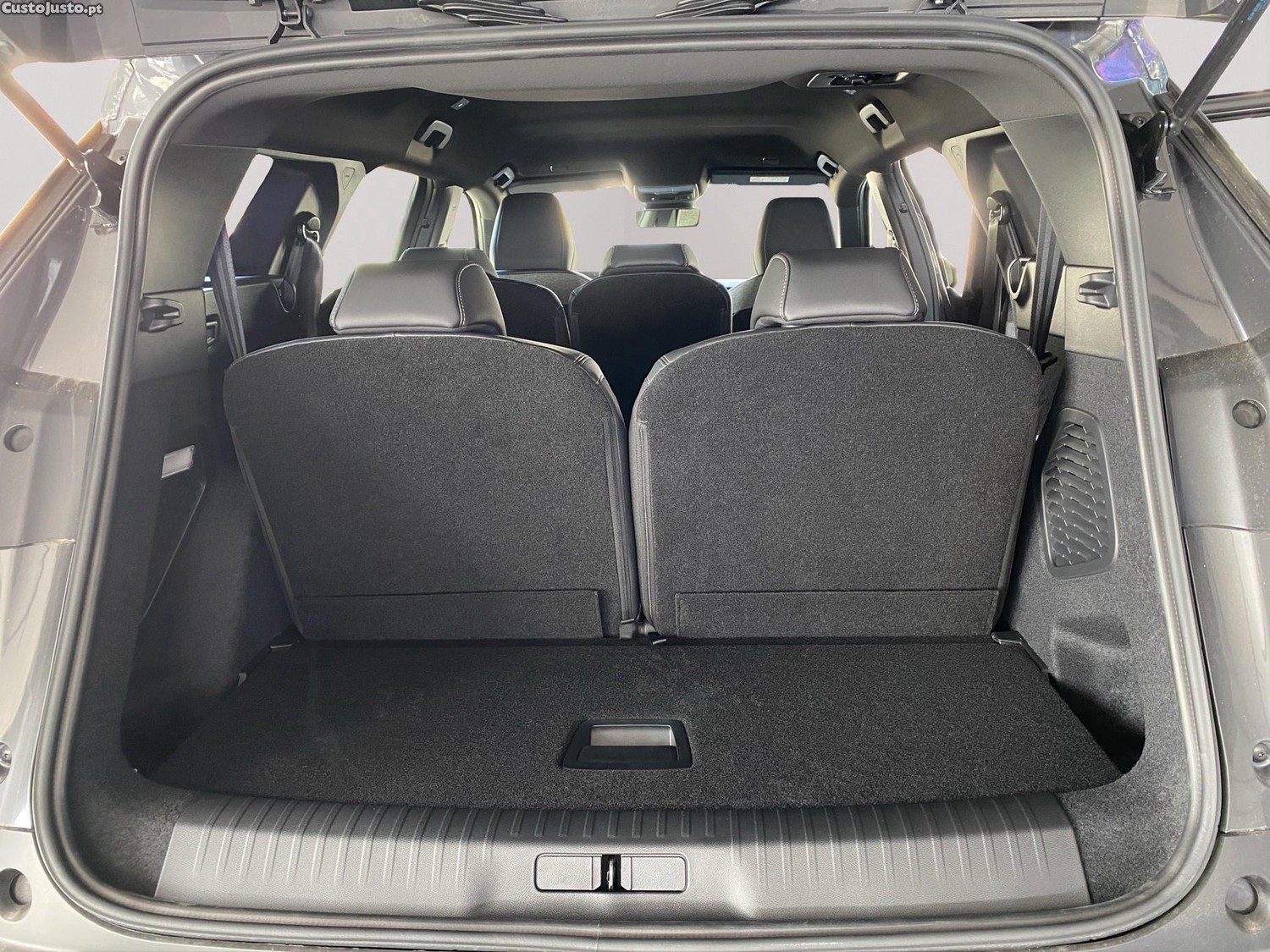 Peugeot 5008 1.2 Hybrid Allure e-DCS6 — fotografia 3