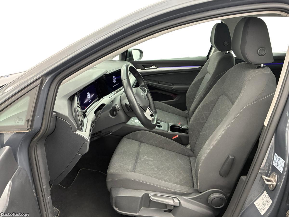 Volkswagen Golf 1.0 e-TSI OPF Life Business DSG7 — fotografia 7