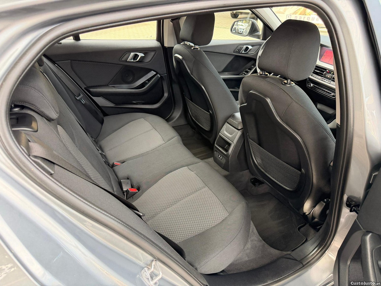 BMW 116 i Advantage — fotografia 11