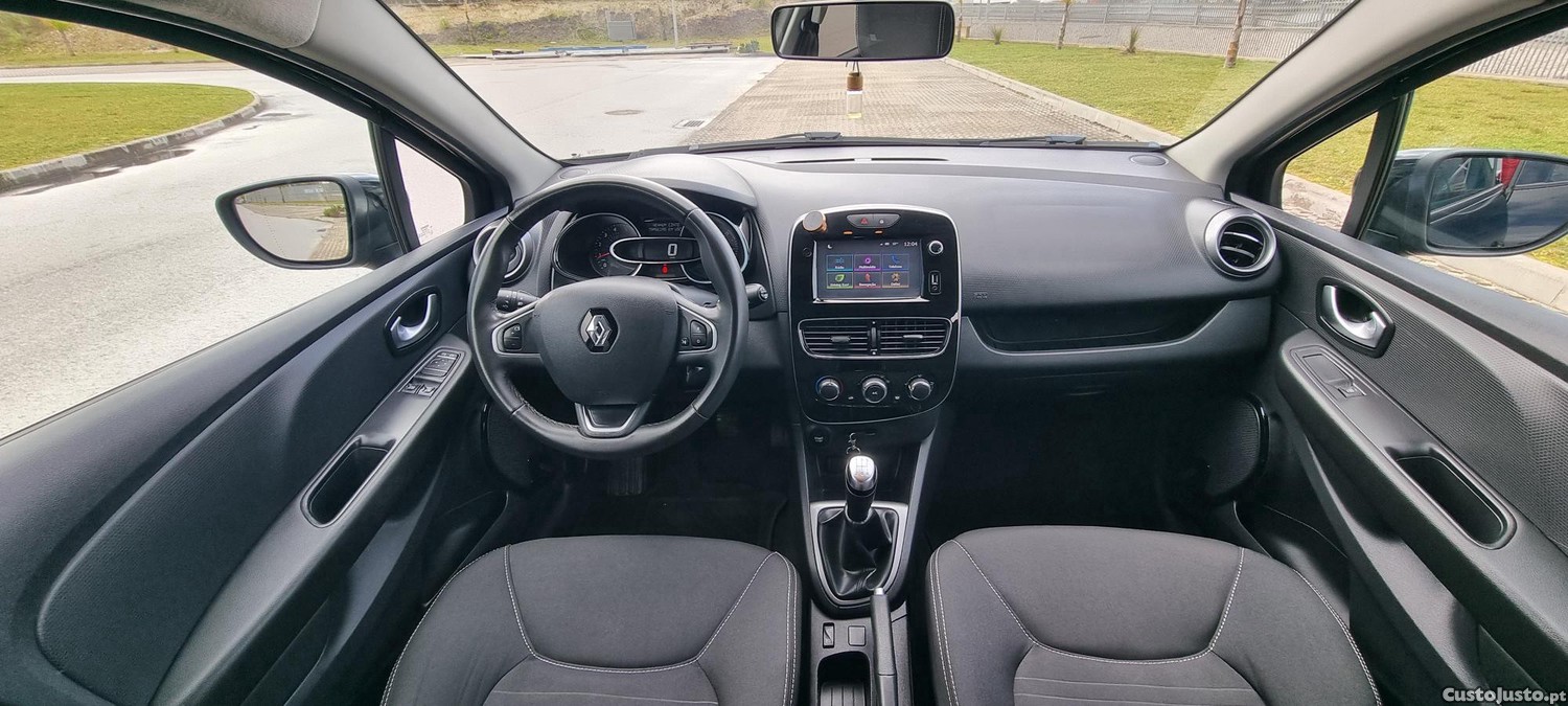 Renault Clio IV BREAK LIMITED 1.5 — fotografia 9