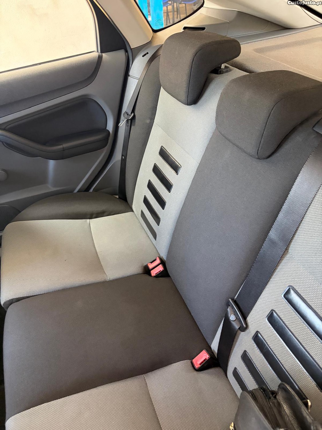 Ford Focus TDI — fotografia 6