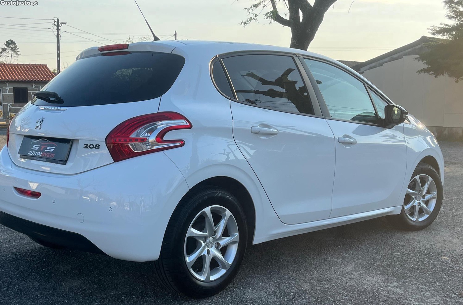 Peugeot 208 1.4 HDI Allure — photo 5