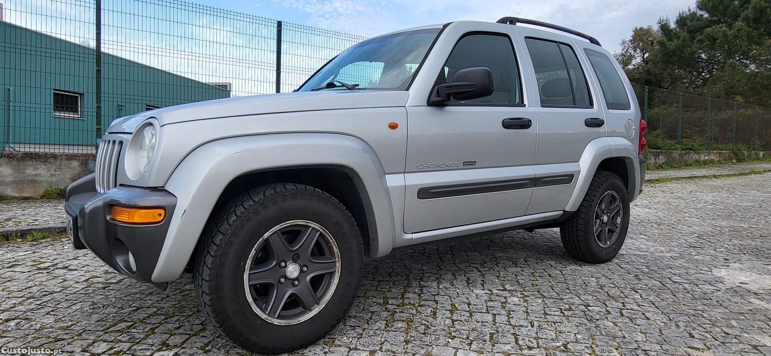 Jeep Cherokee () KJ Liberty 2.5 CRD 143 cv — fotografia 5