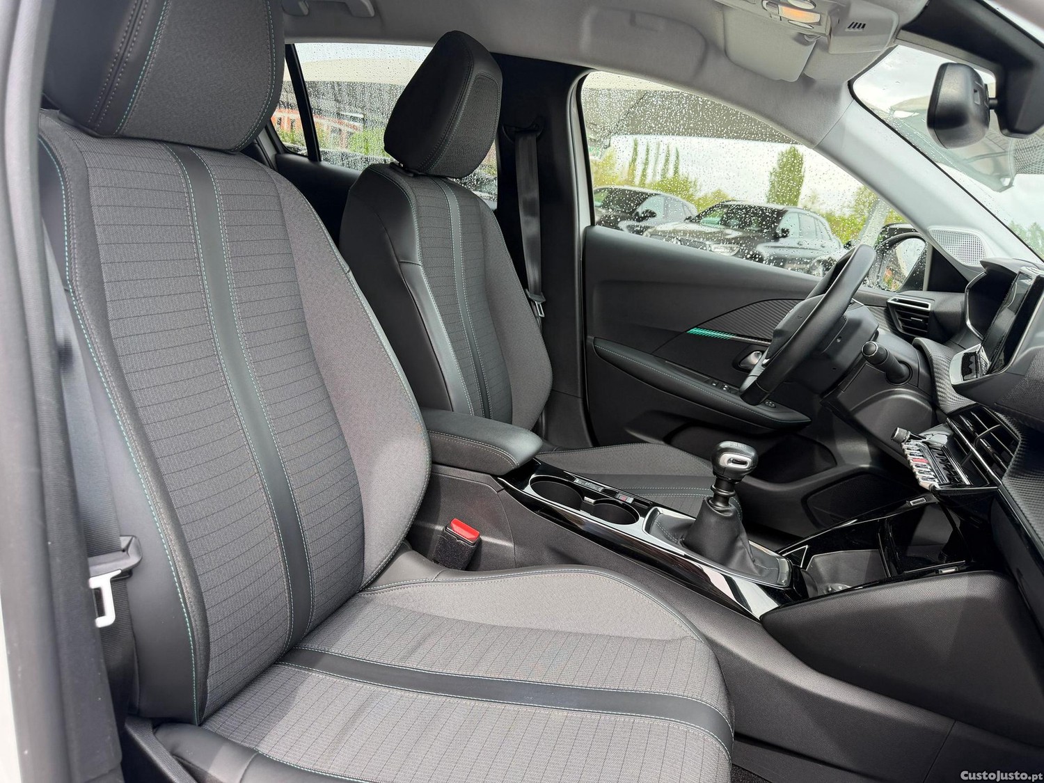 Peugeot 208 1.2 PureTech Allure — fotografia 4