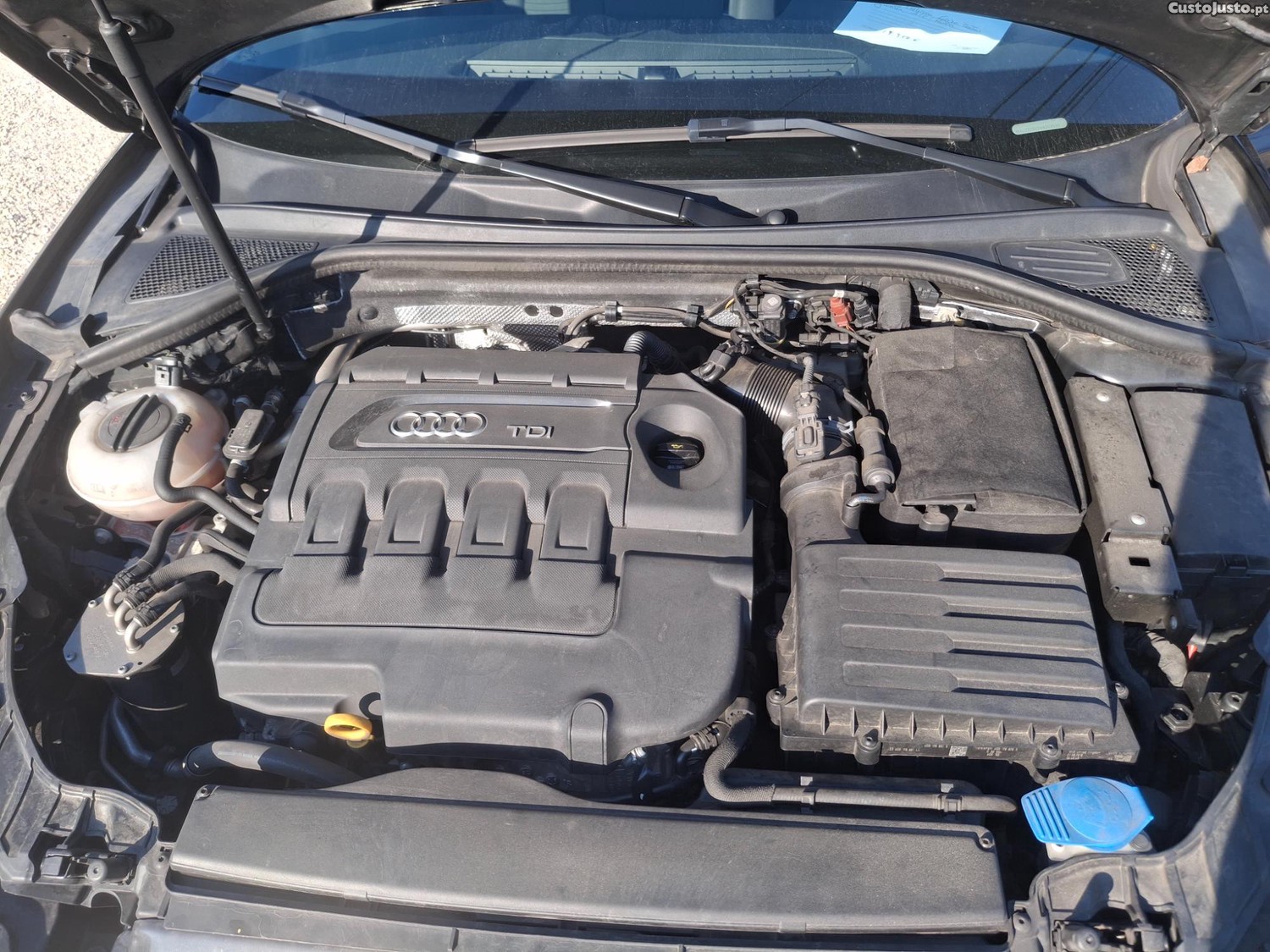 Audi A3 1.6 Tdi Sportback S Line — fotografia 2