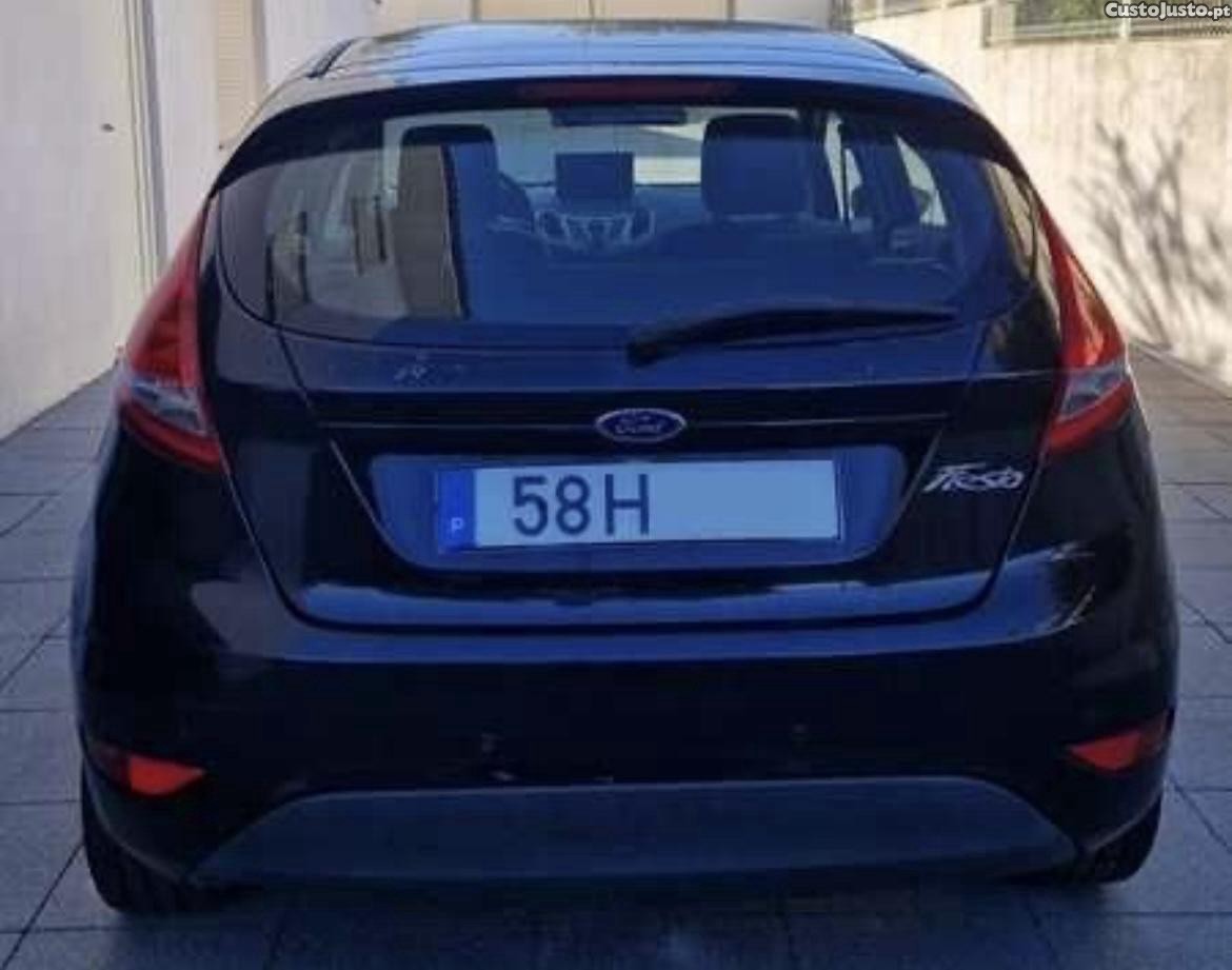 Ford Fiesta 1.25i AC 117.000km — photo 4