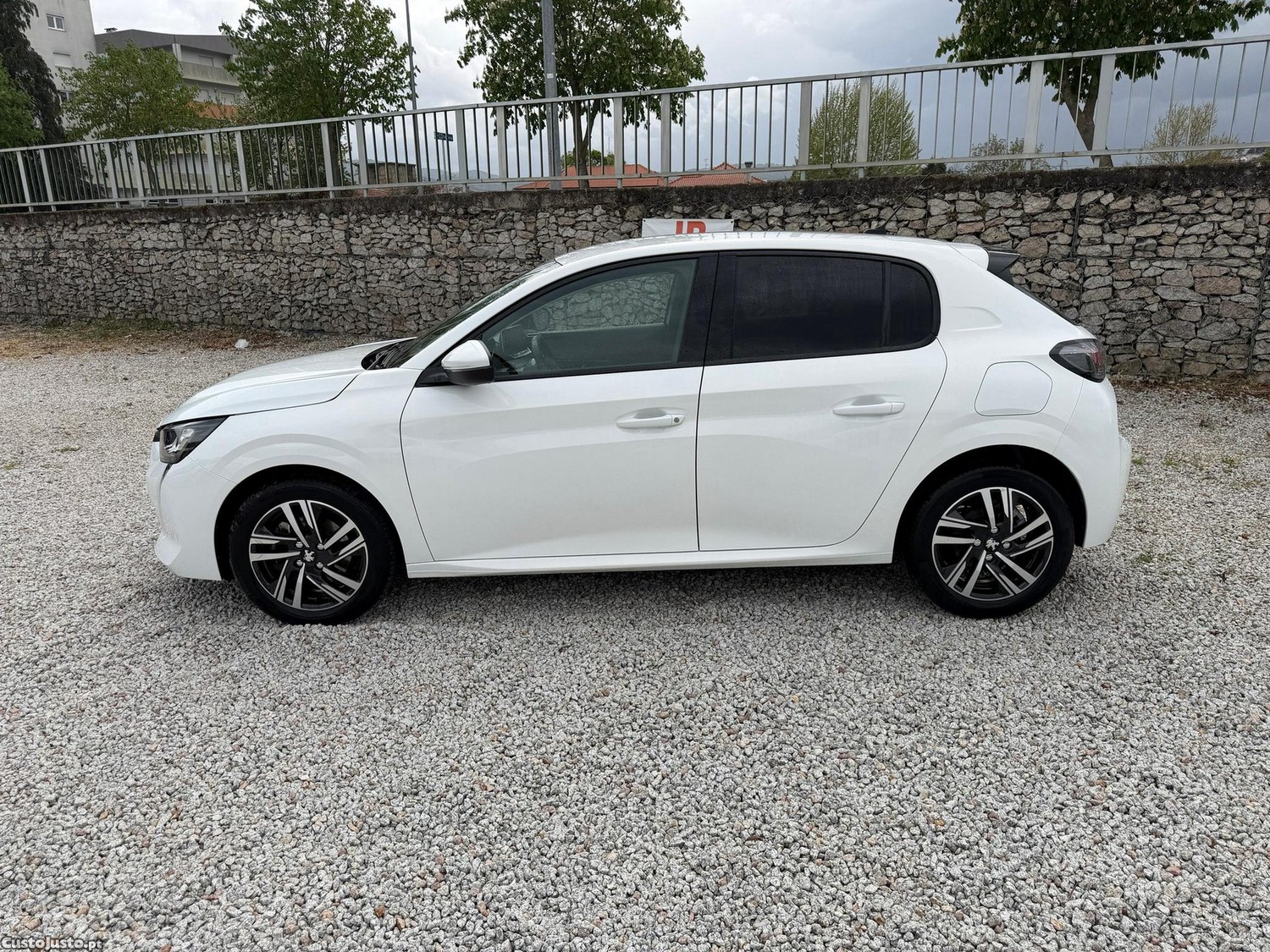 Peugeot 208 1.2 PureTech Allure — fotografia 10