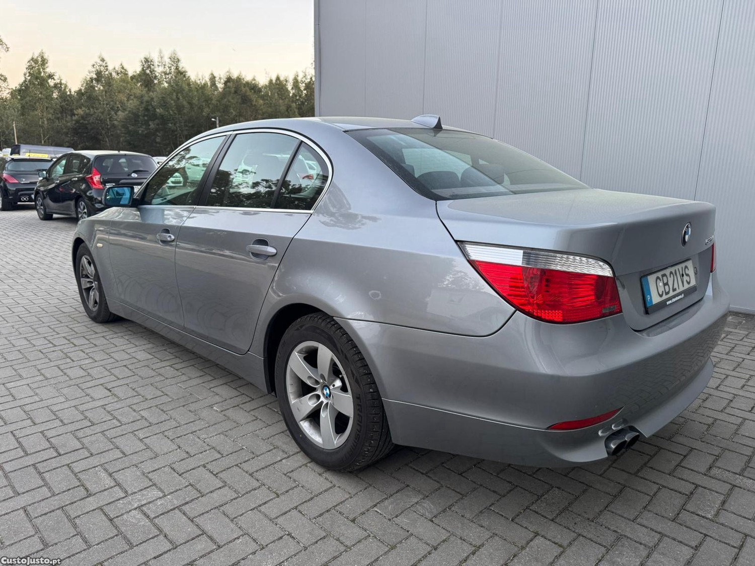 BMW 525 i — fotografia 9
