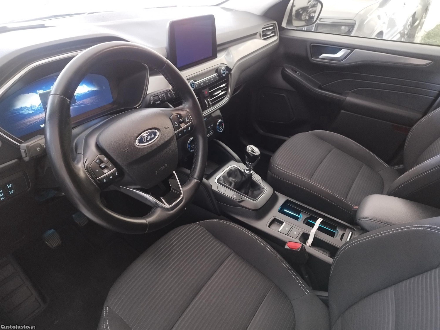 Ford Kuga 1.5 tdci ecoblue — fotografia 4