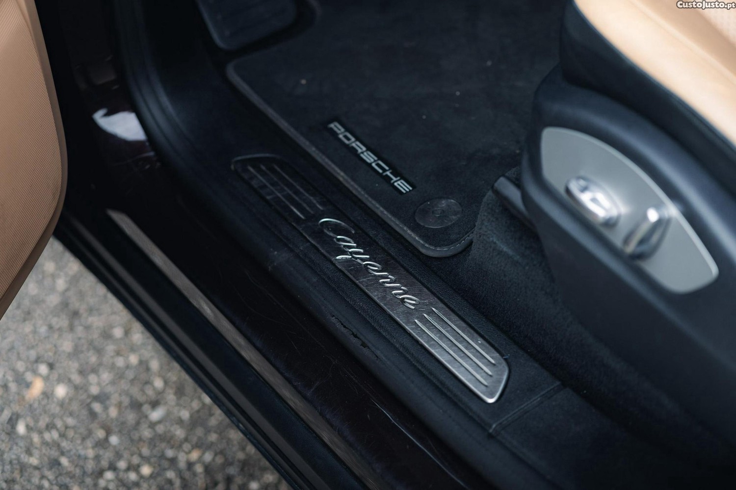 Porsche Cayenne Tiptronic — fotografia 7