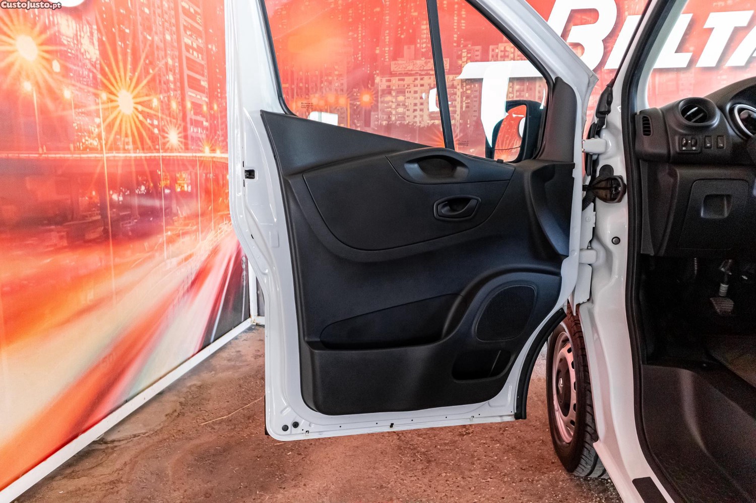 Renault Trafic 2.0 Dci L2H1 9 Lugares — fotografia 9