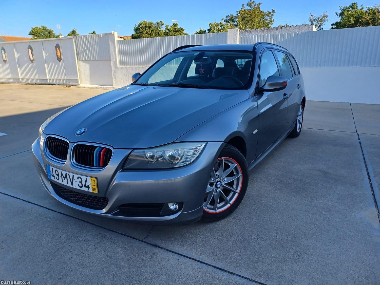 BMW 318 Touring — photo 2