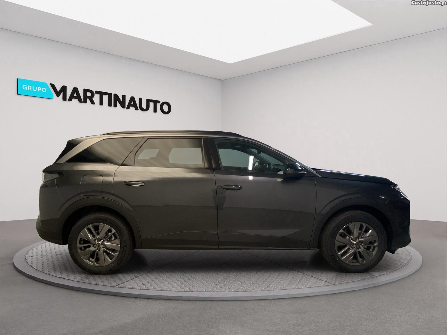 Peugeot 5008 1.2 Hybrid Allure e-DCS6 — fotografia 18
