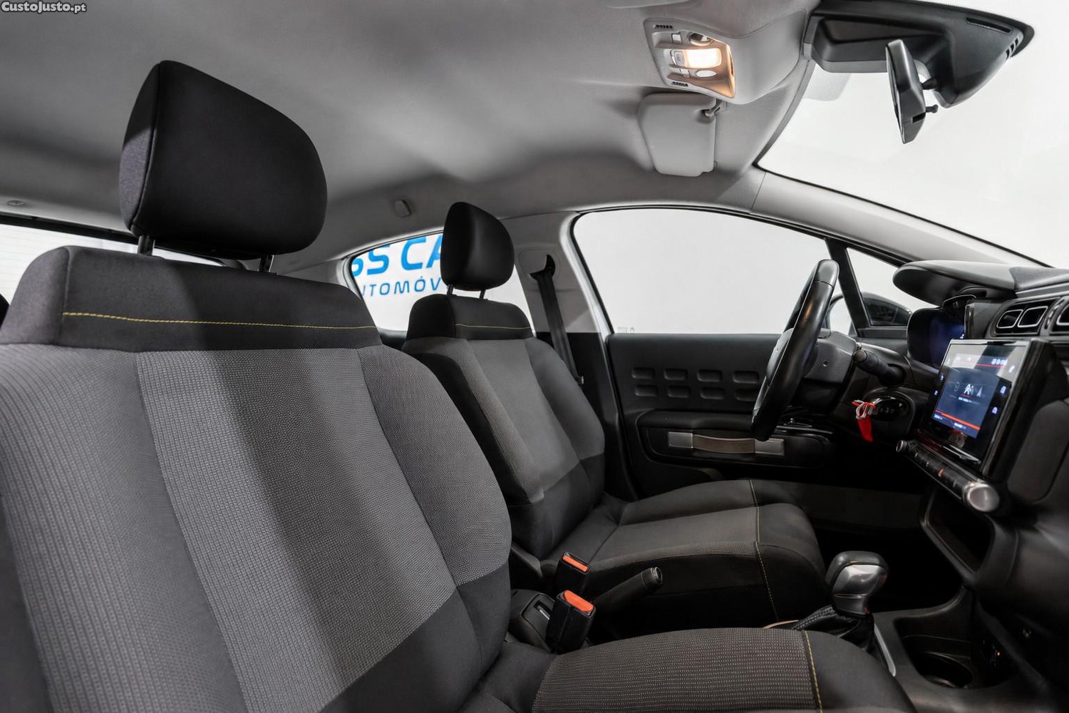 Citroën C3 1.2 PureTech Shine EAT6 — fotografia 3