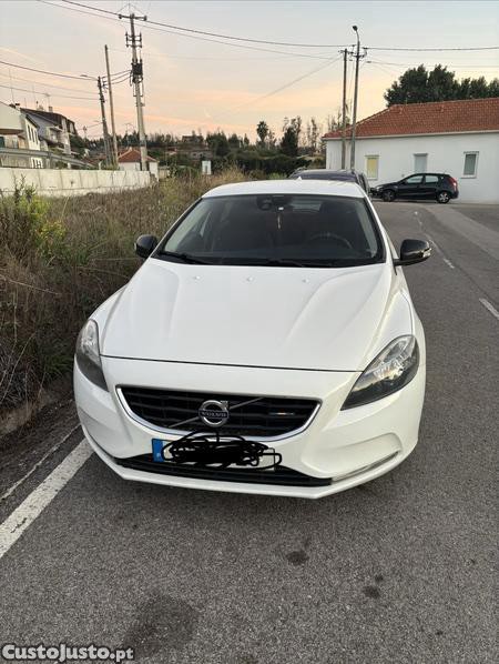 Volvo V40 D2 — photo 2