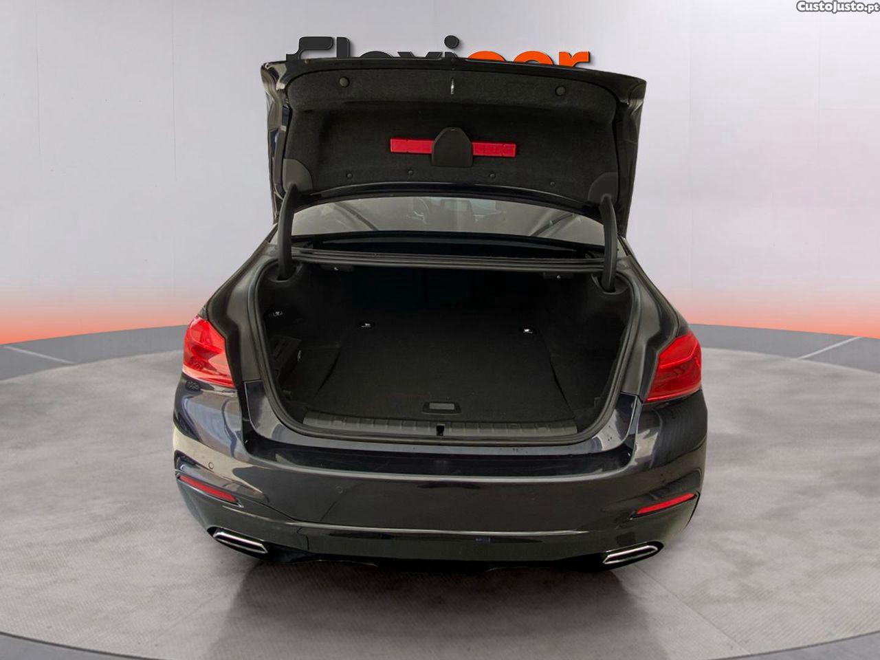 BMW 530 iPerformance Pack M — fotografia 2