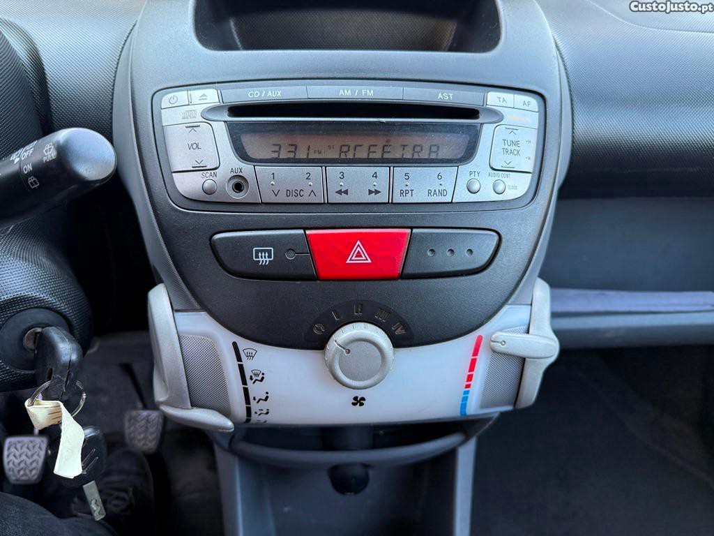 Citroën C1 1.0i 8v 60cv Motor Toyota 08/2006 — fotografia 3