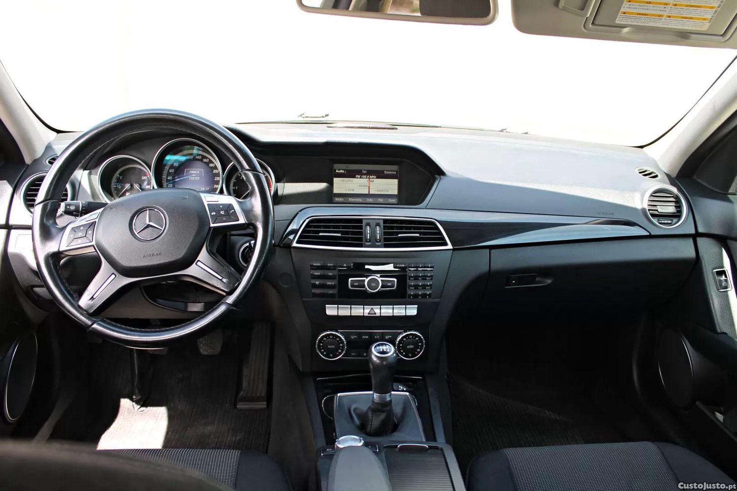Mercedes-Benz C 220 D — fotografia 13