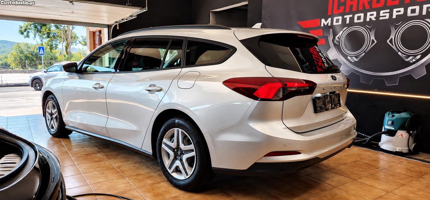 Ford Focus SW 1.5 TDCi — photo 2