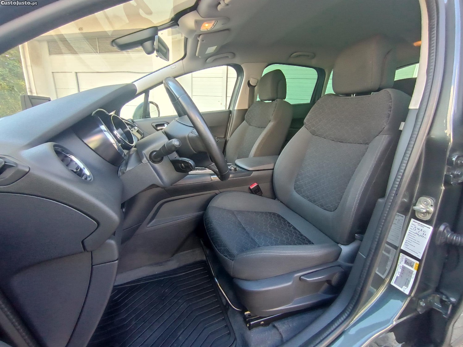 Peugeot 3008 1.6 hdi 120cv caixa automática — fotografia 8