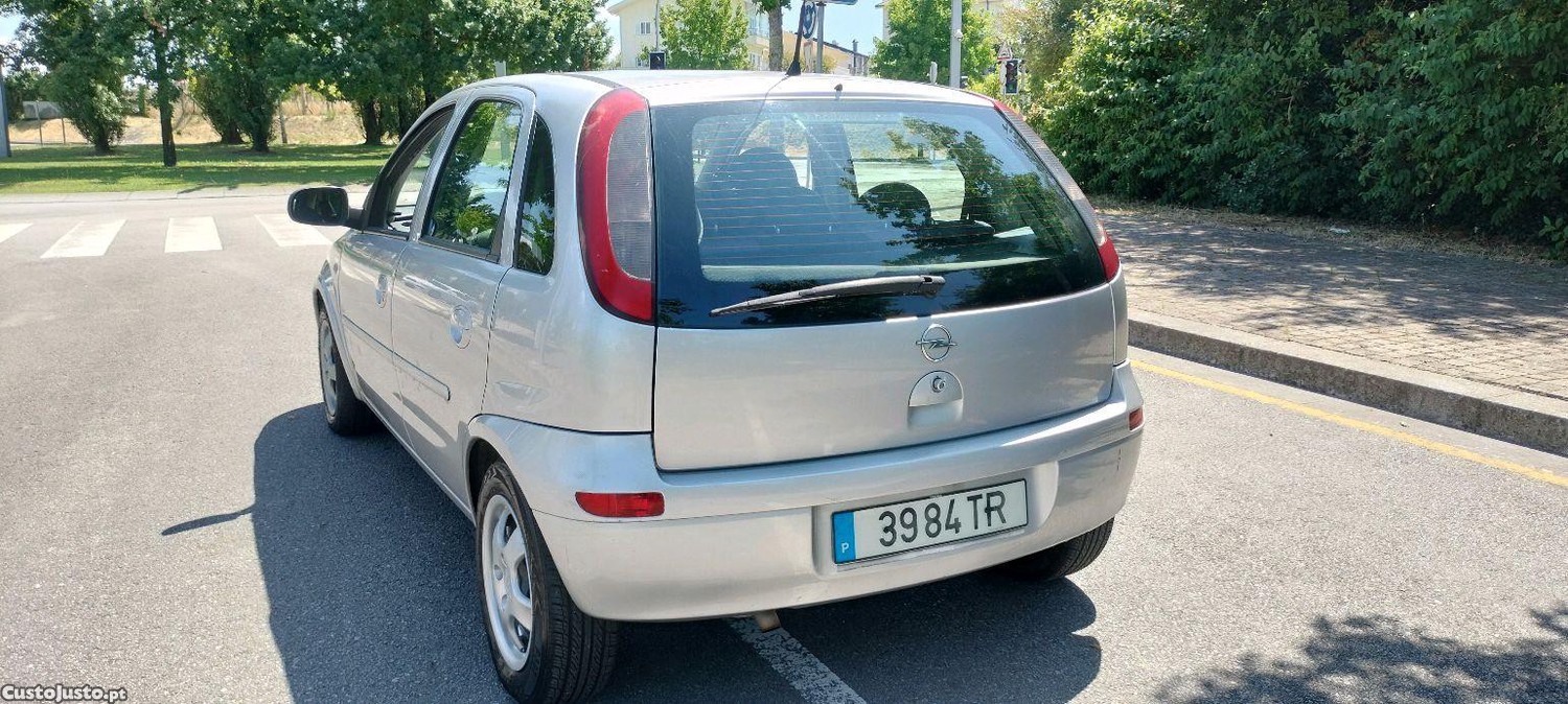 Opel Corsa 1.2 — fotografia 9