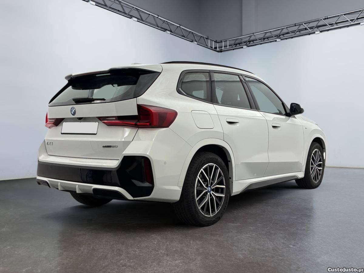 BMW iX1 eDrive20 M Sport — fotografia 10