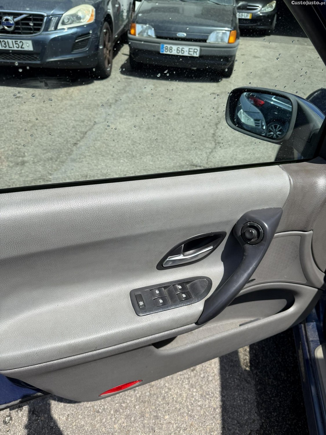 Renault Laguna 1.8i — fotografia 7