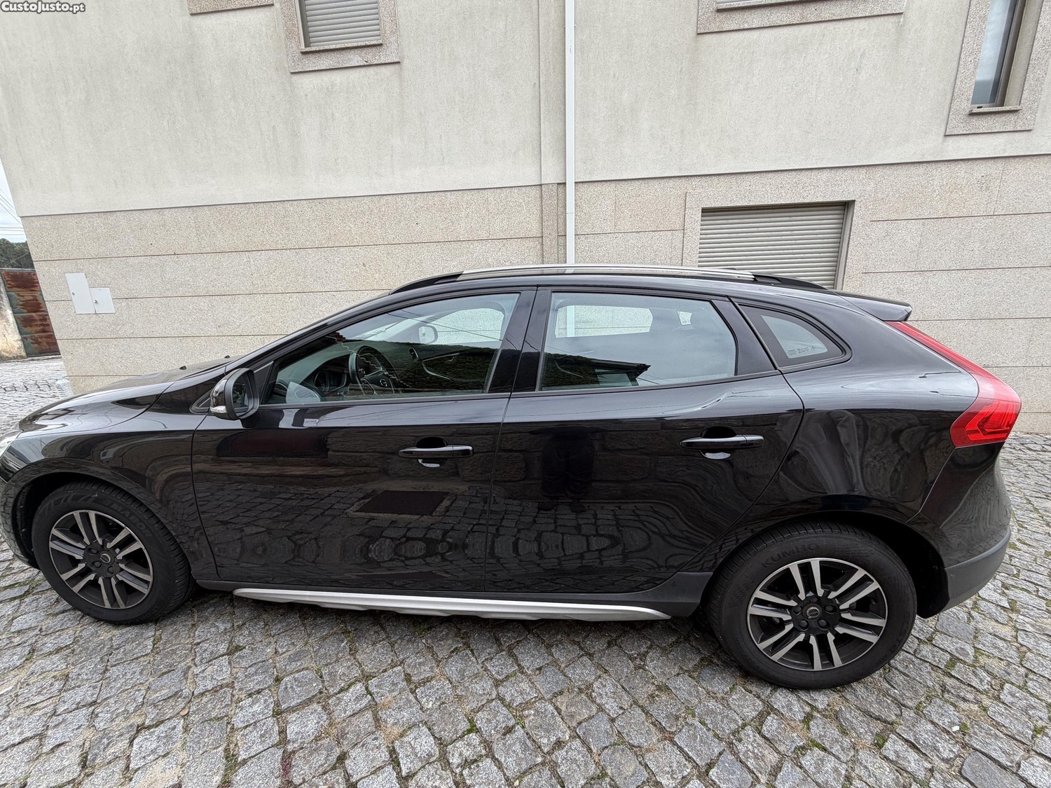 Volvo V40 Cross Country Momentum D2 — photo 3