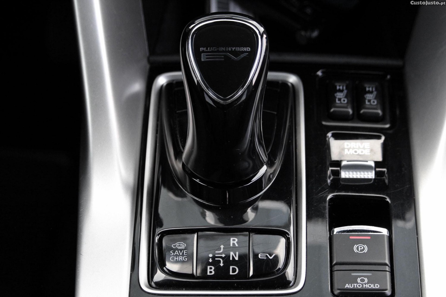 Mitsubishi Eclipse Cross 2.4 PHEV eMotion — fotografia 4
