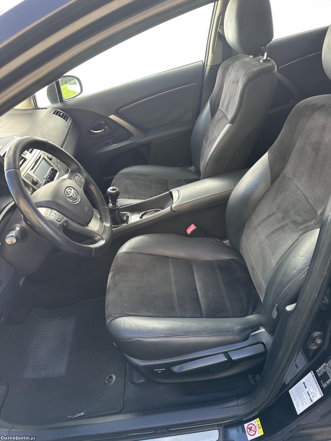 Toyota Avensis Exclusive — fotografia 9