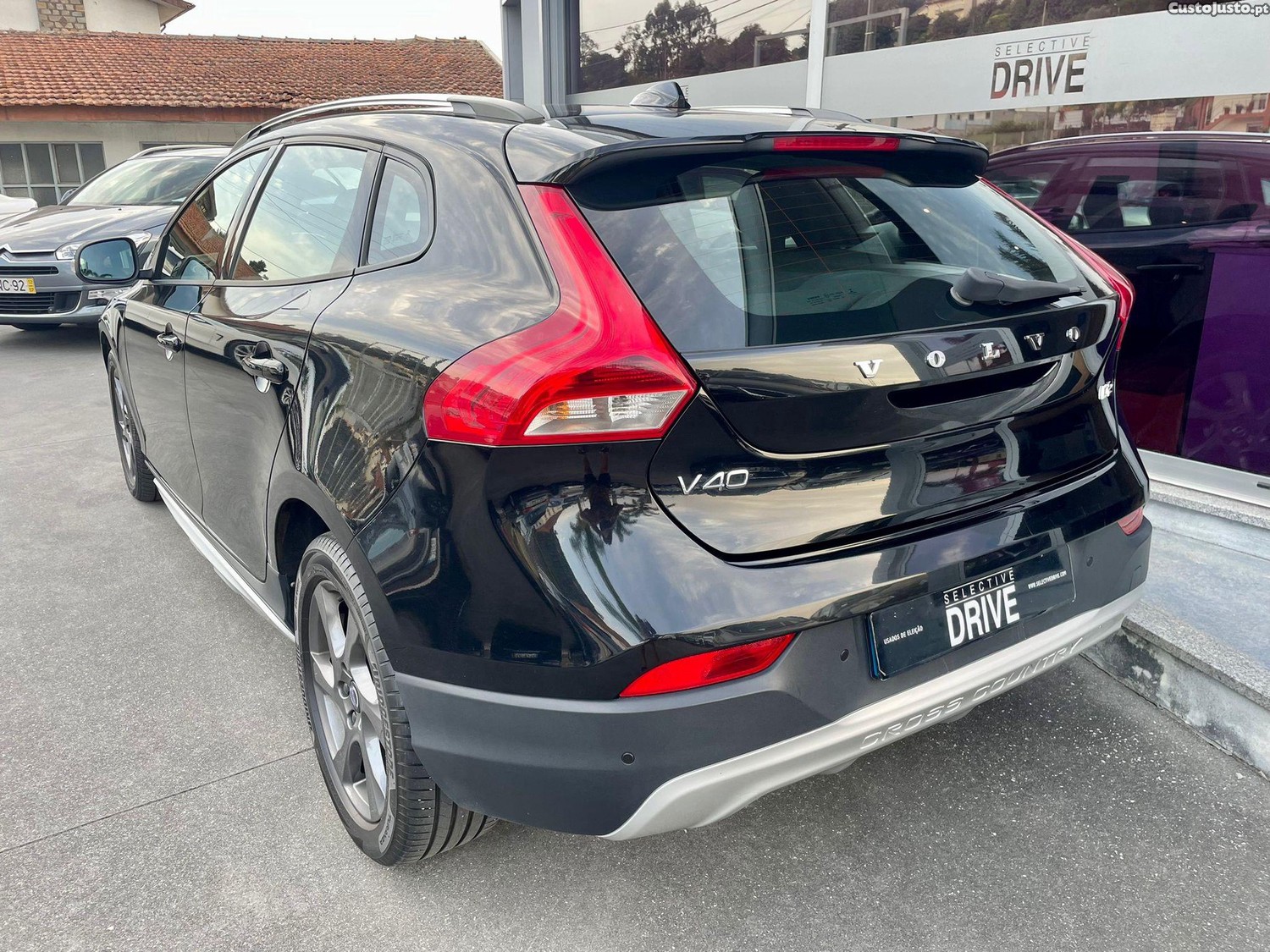 Volvo V40 Cross Country 2.0 D2 Momentum — fotografia 8