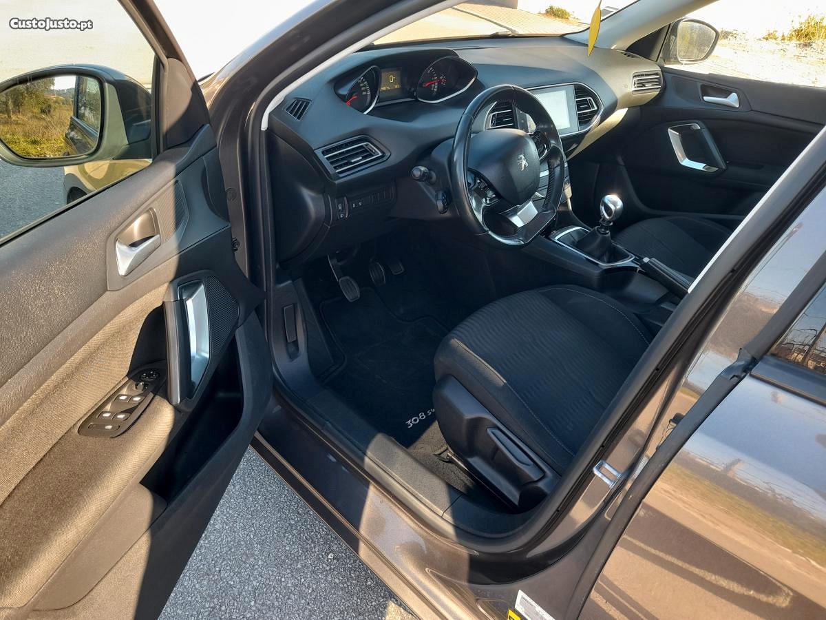 Peugeot 308 1.6 Hdi 120 cv Active — fotografia 3