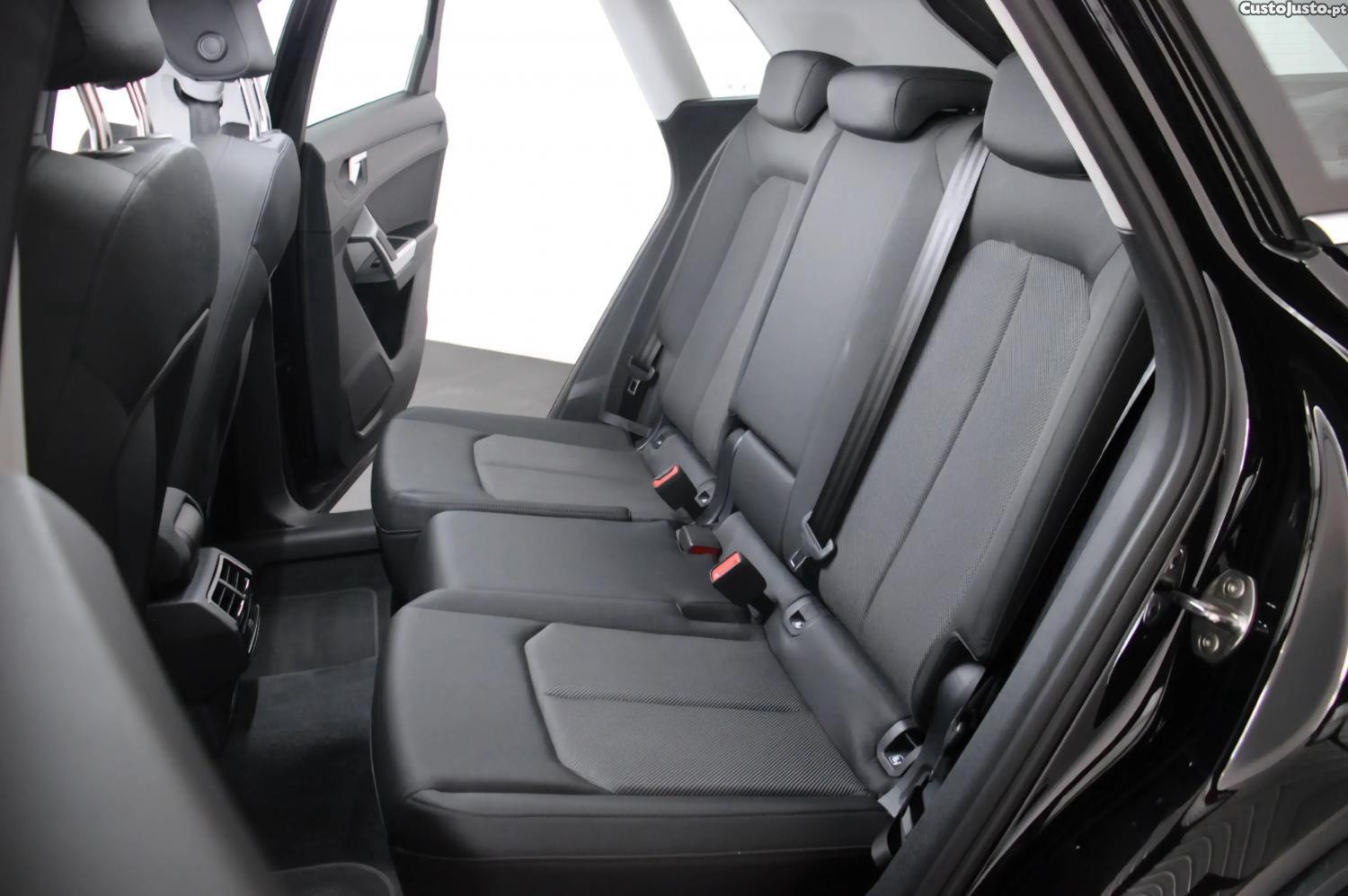Audi Q3 35 TFSI — fotografia 2